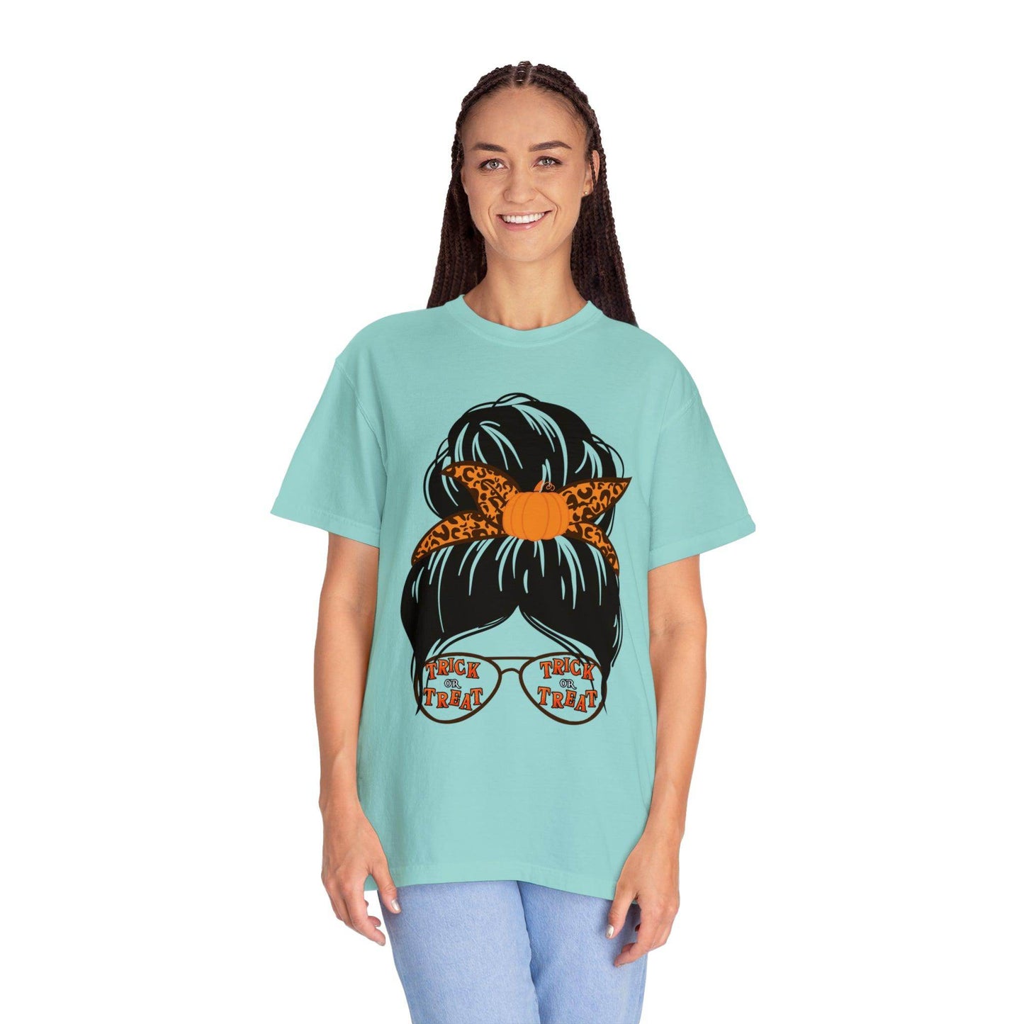 Mom Halloween Party Outfit Trick or Treat Shirt Vintage Shirt Halloween Costume Cute Spooky Shirt, Halloween Gift Halloween T-shirt Trick or Treat Outfit - Giftsmojo