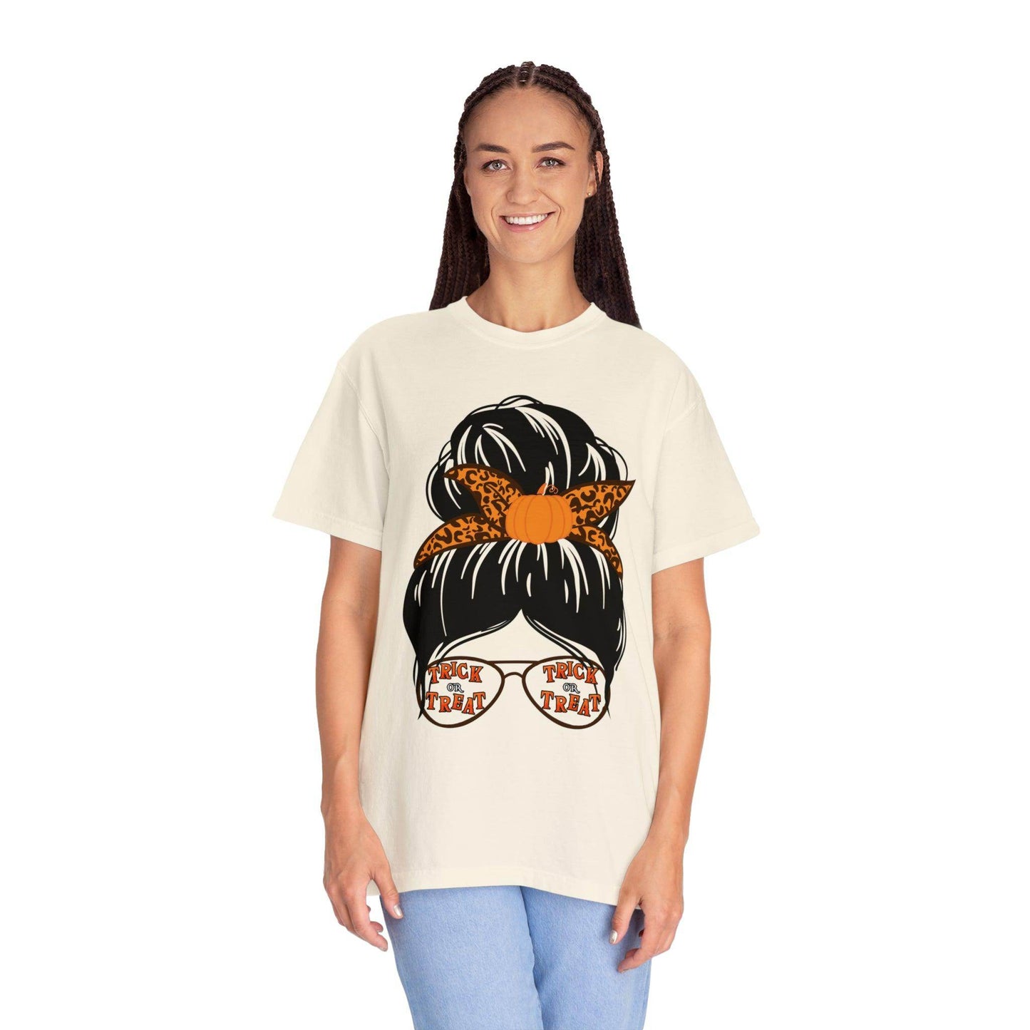 Mom Halloween Party Outfit Trick or Treat Shirt Vintage Shirt Halloween Costume Cute Spooky Shirt, Halloween Gift Halloween T-shirt Trick or Treat Outfit - Giftsmojo