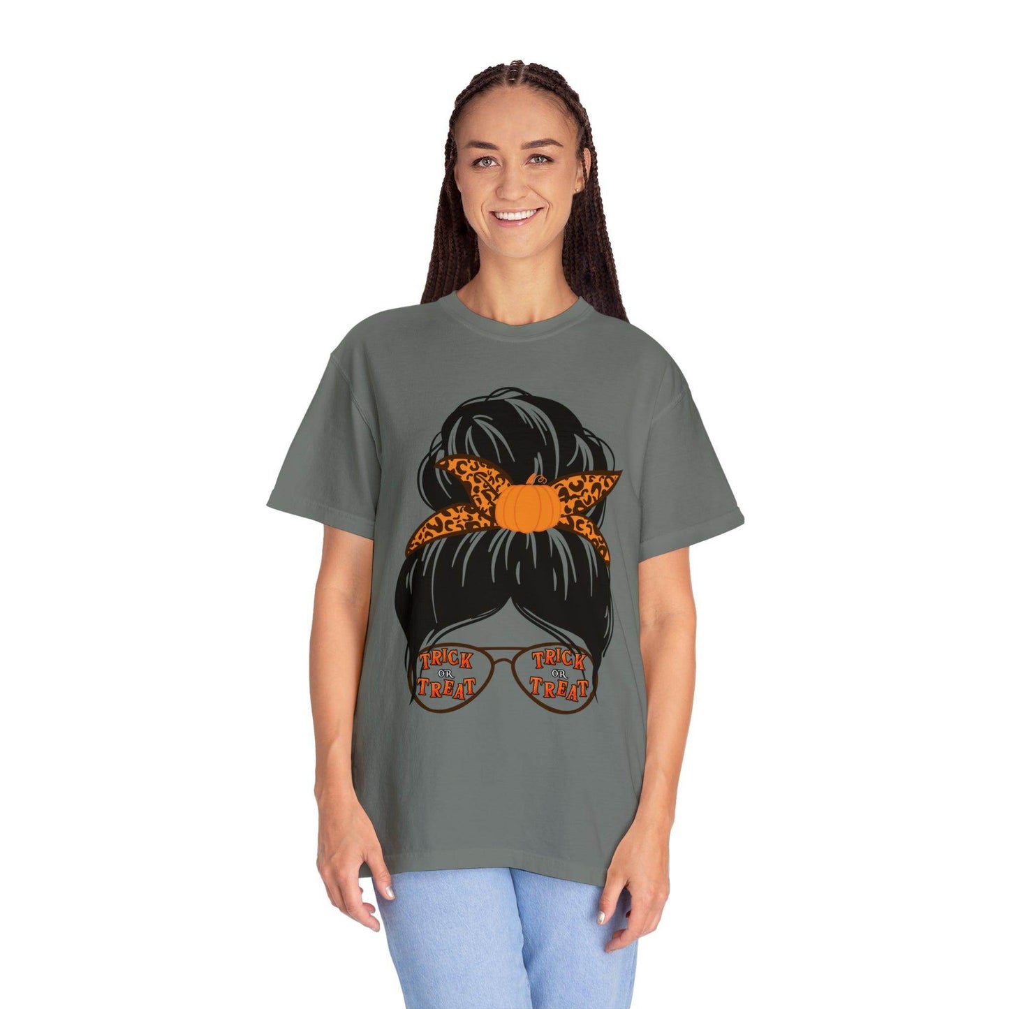 Mom Halloween Party Outfit Trick or Treat Shirt Vintage Shirt Halloween Costume Cute Spooky Shirt, Halloween Gift Halloween T-shirt Trick or Treat Outfit - Giftsmojo