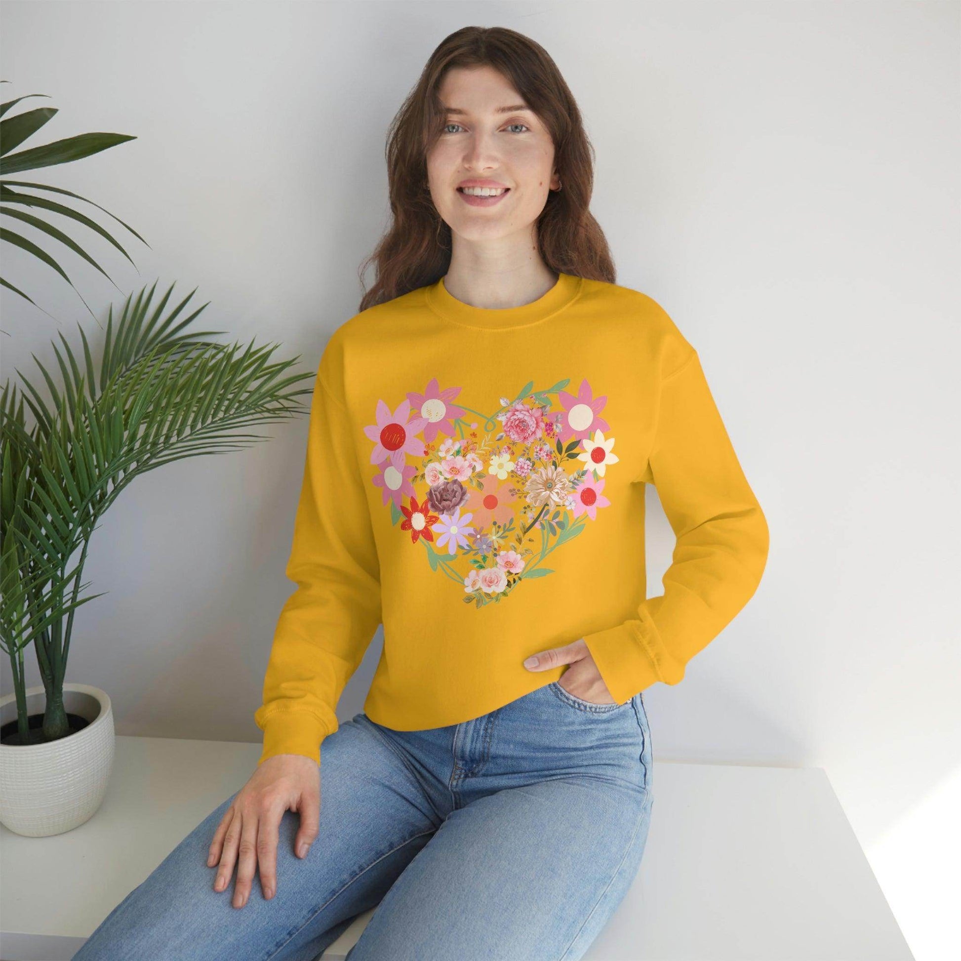 Flower Heart sweatshirt - Floral sweatshirt - Love Sweatshirt - Giftsmojo
