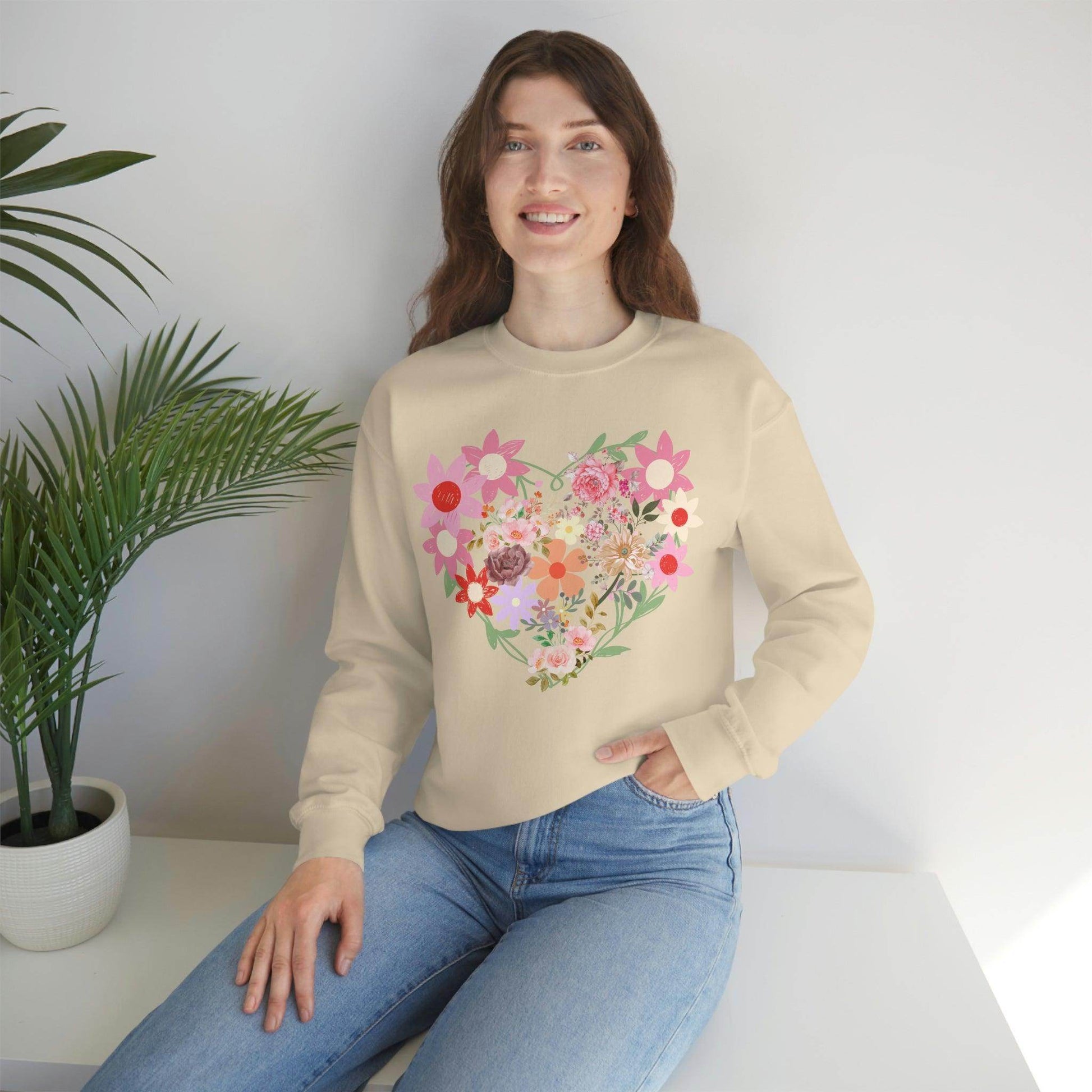 Flower Heart sweatshirt - Floral sweatshirt - Love Sweatshirt - Giftsmojo
