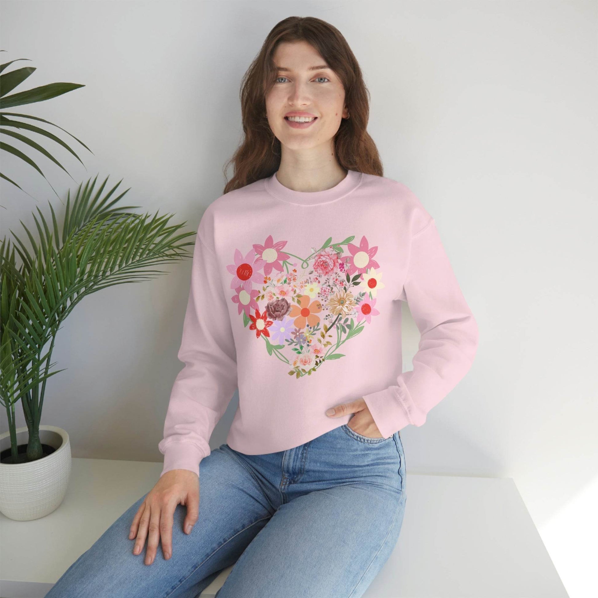 Flower Heart sweatshirt - Floral sweatshirt - Love Sweatshirt - Giftsmojo