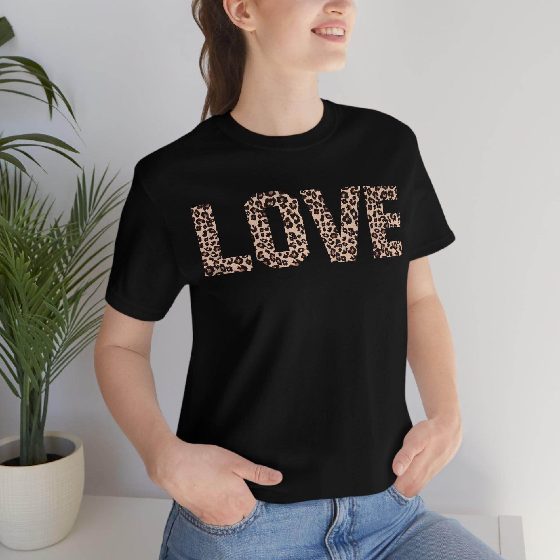 Leopard print love Tee - Giftsmojo