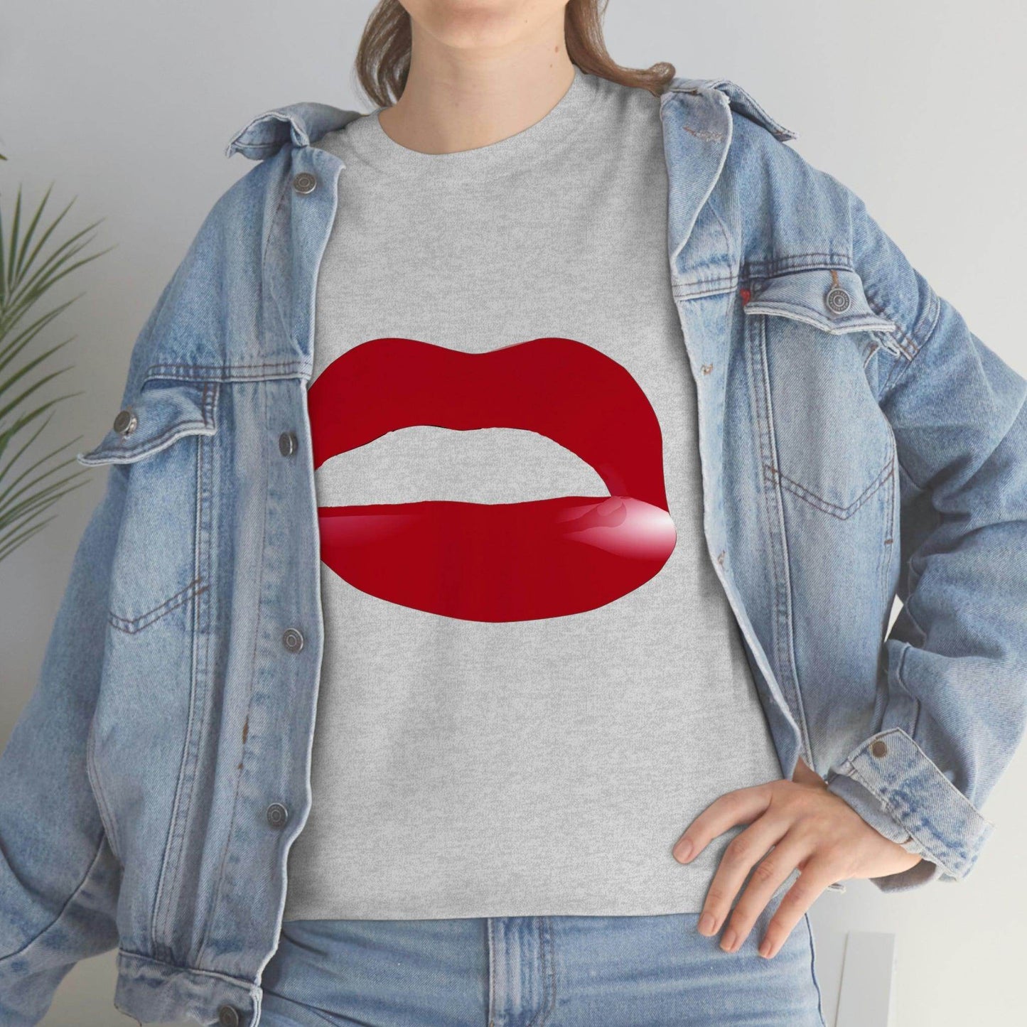 Kiss Lips Tee - Giftsmojo
