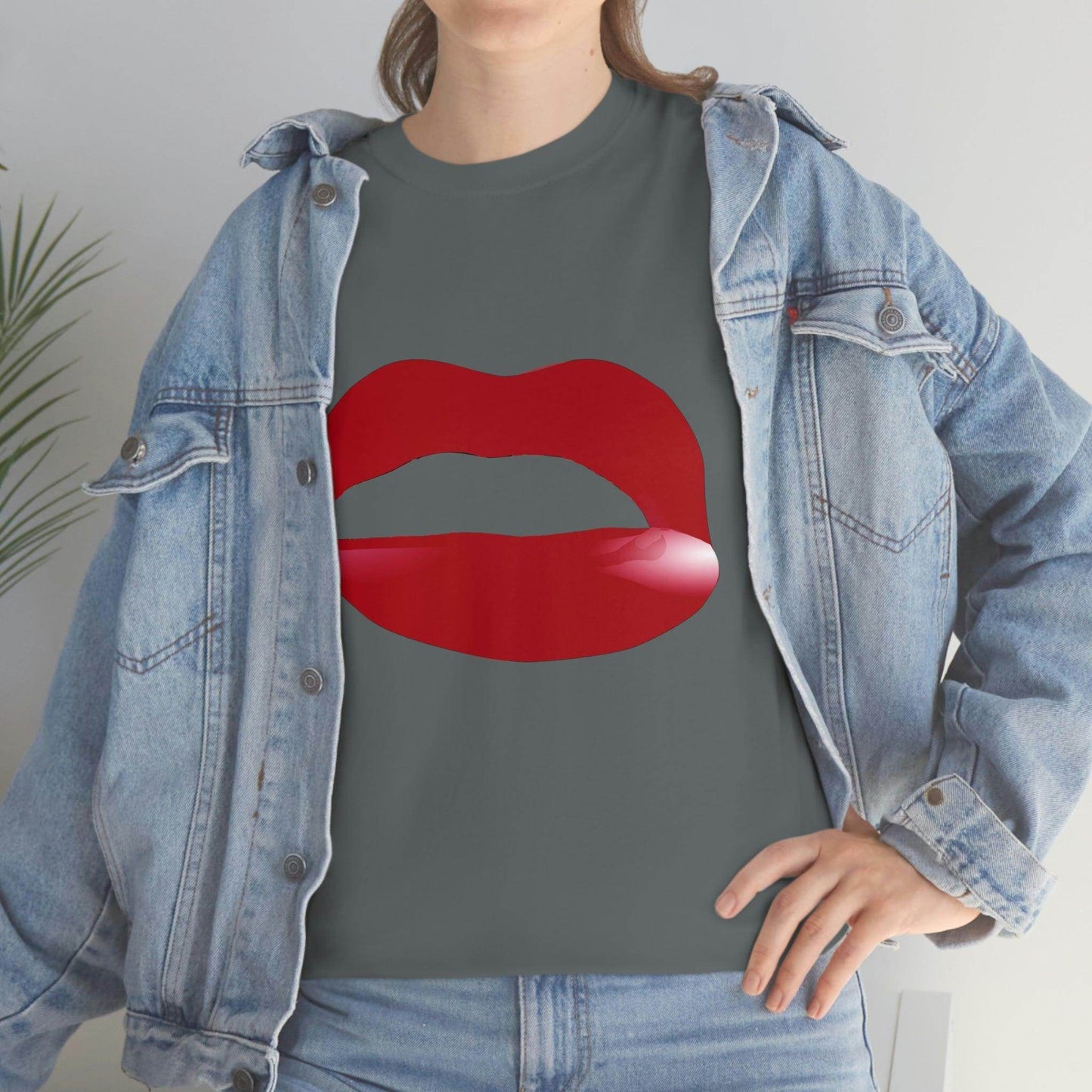 Kiss Lips Tee - Giftsmojo