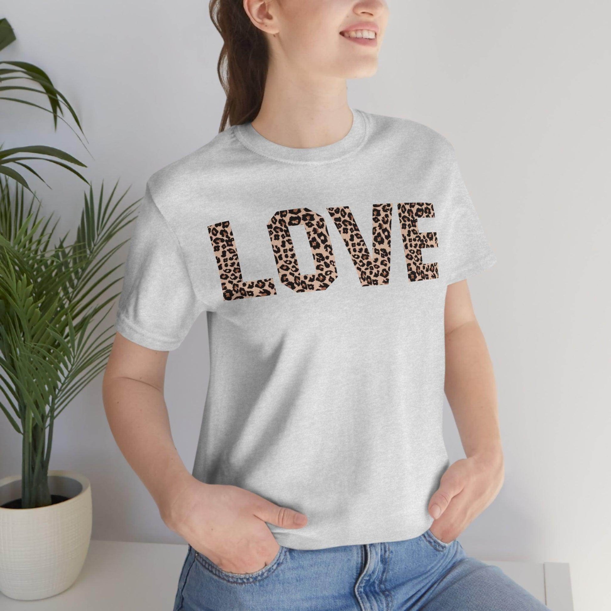 Leopard print love Tee - Giftsmojo