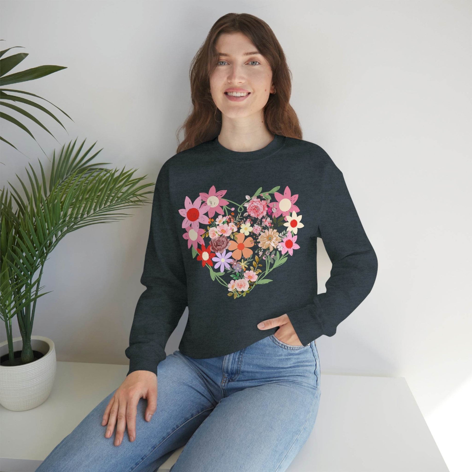 Flower Heart sweatshirt - Floral sweatshirt - Love Sweatshirt - Giftsmojo