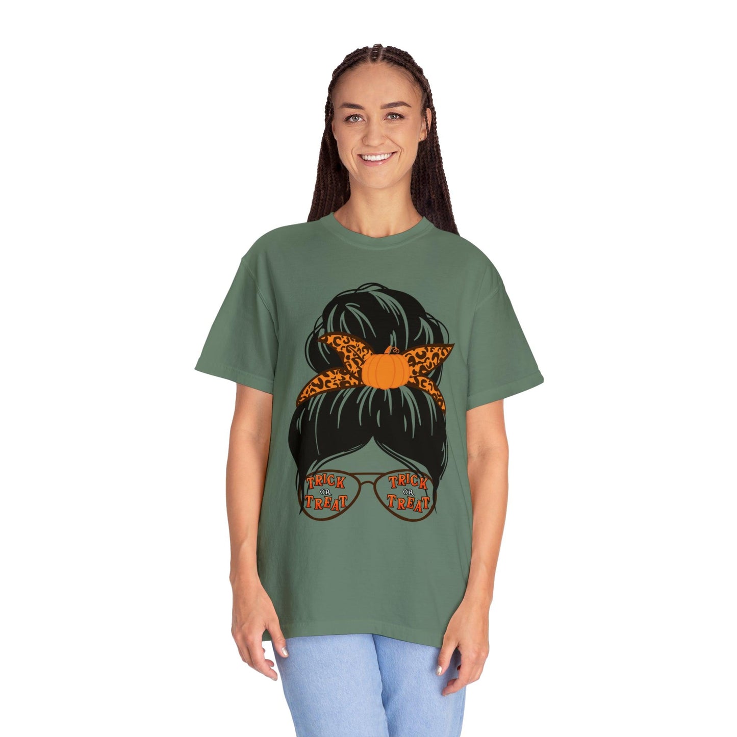 Mom Halloween Party Outfit Trick or Treat Shirt Vintage Shirt Halloween Costume Cute Spooky Shirt, Halloween Gift Halloween T-shirt Trick or Treat Outfit