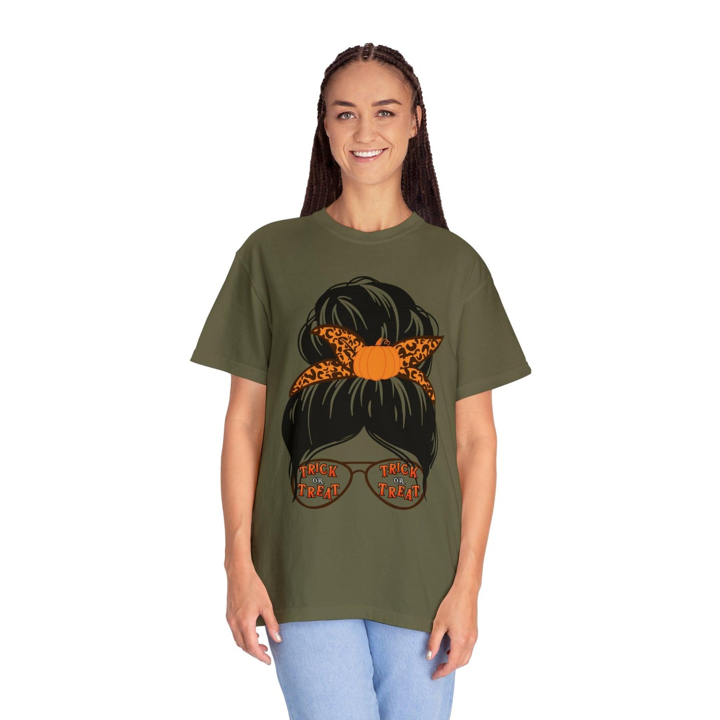 Mom Halloween Party Outfit Trick or Treat Shirt Vintage Shirt Halloween Costume Cute Spooky Shirt, Halloween Gift Halloween T-shirt Trick or Treat Outfit - Giftsmojo