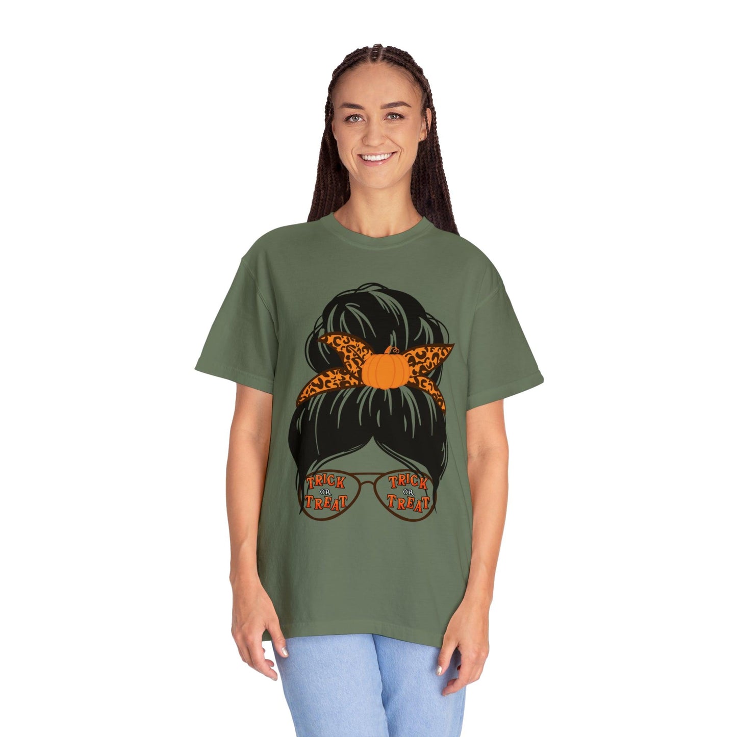 Mom Halloween Party Outfit Trick or Treat Shirt Vintage Shirt Halloween Costume Cute Spooky Shirt, Halloween Gift Halloween T-shirt Trick or Treat Outfit
