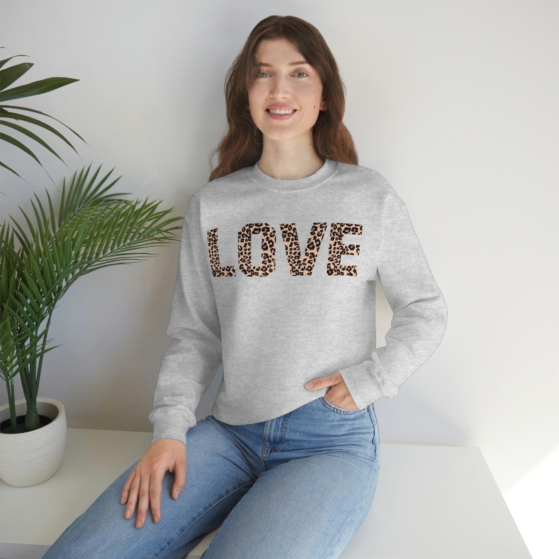 Leopard print love Sweatshirt - Giftsmojo