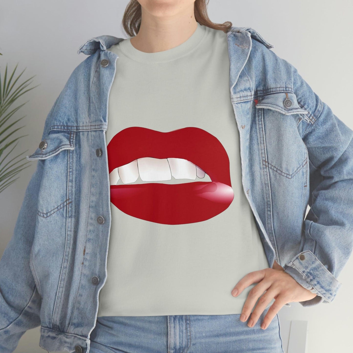 Lips Tee - Giftsmojo