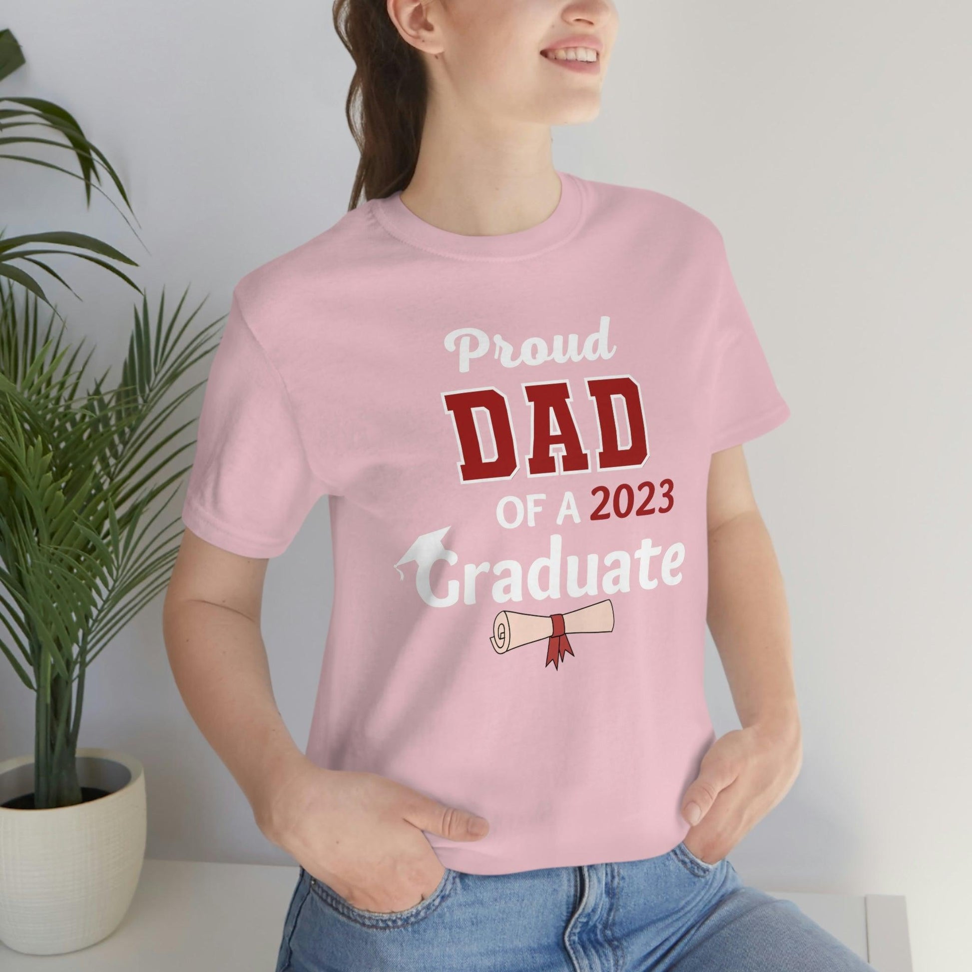Proud Dad of a graduate - Graduation shirt - Graduation gift - Giftsmojo