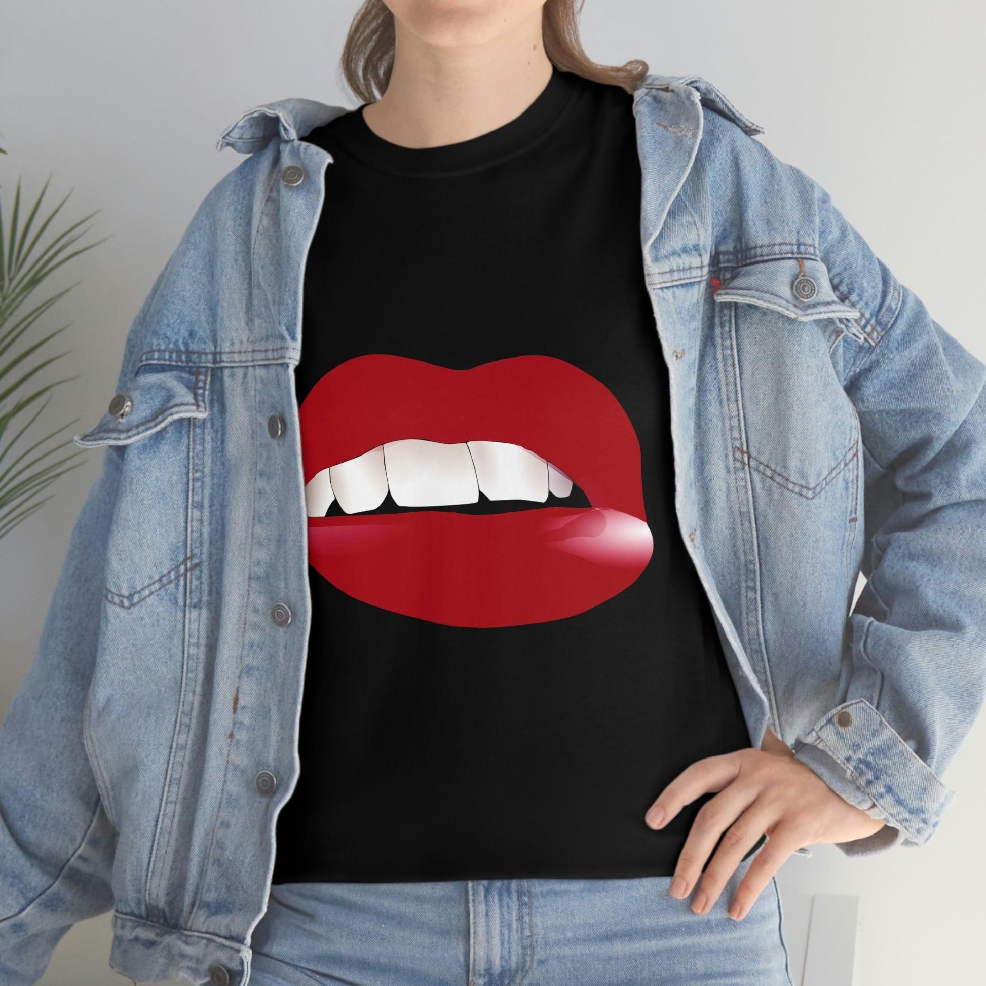 Lips Tee - Giftsmojo